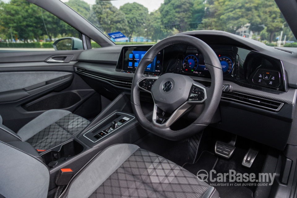 Volkswagen Golf Mk8 (2021) Interior