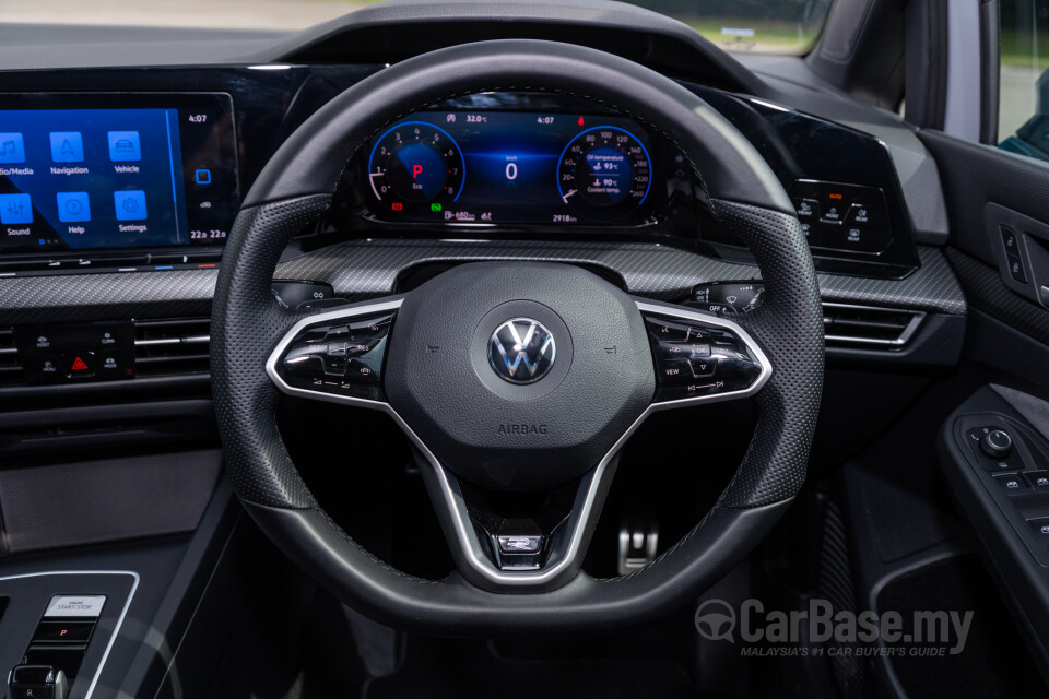 Volkswagen Golf Mk8 (2021) Interior