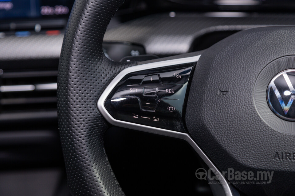 Volkswagen Golf Mk8 (2021) Interior