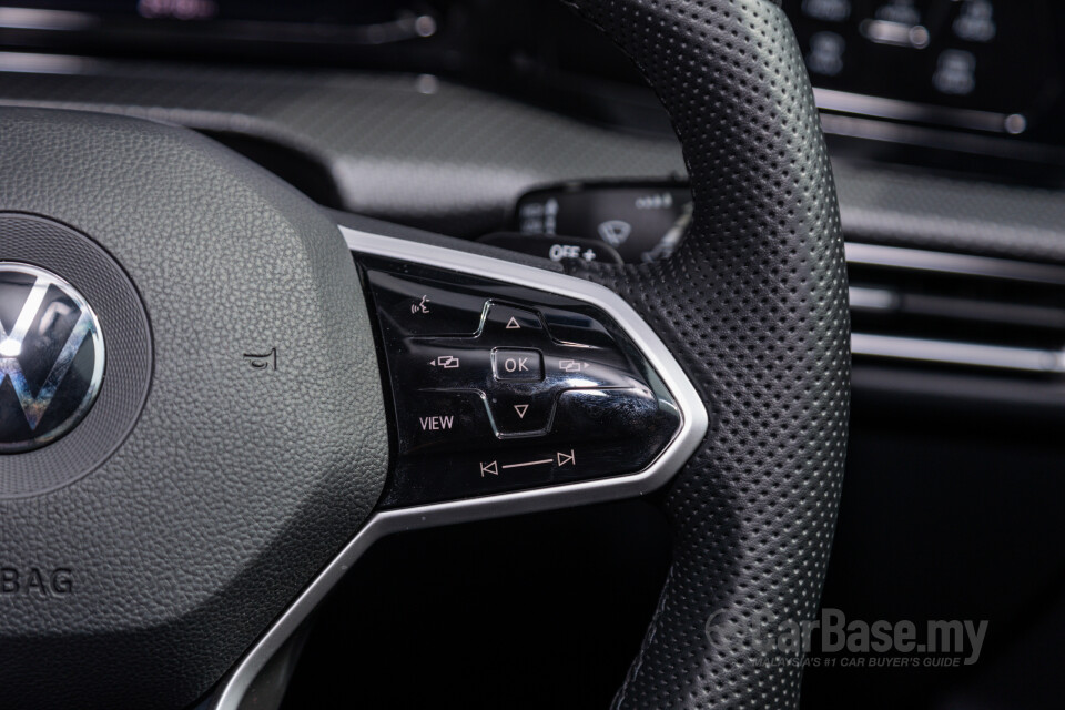 Volkswagen Golf Mk8 (2021) Interior