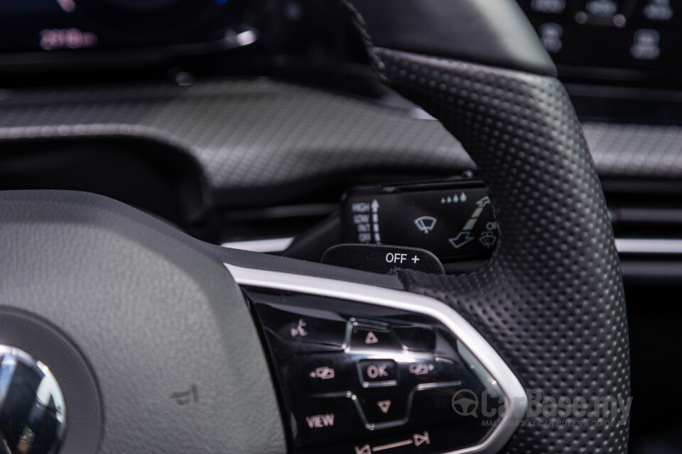 Volkswagen Golf Mk8 (2021) Interior