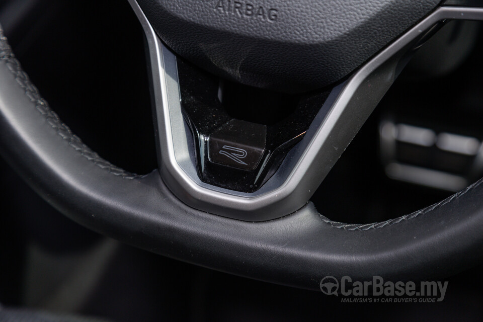 Volkswagen Golf Mk8 (2021) Interior