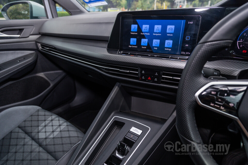 Volkswagen Golf Mk8 (2021) Interior