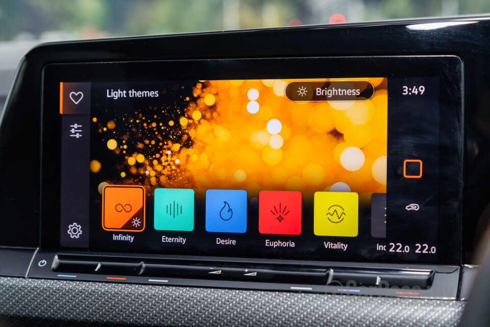 Volkswagen Golf Mk8 (2021) Interior