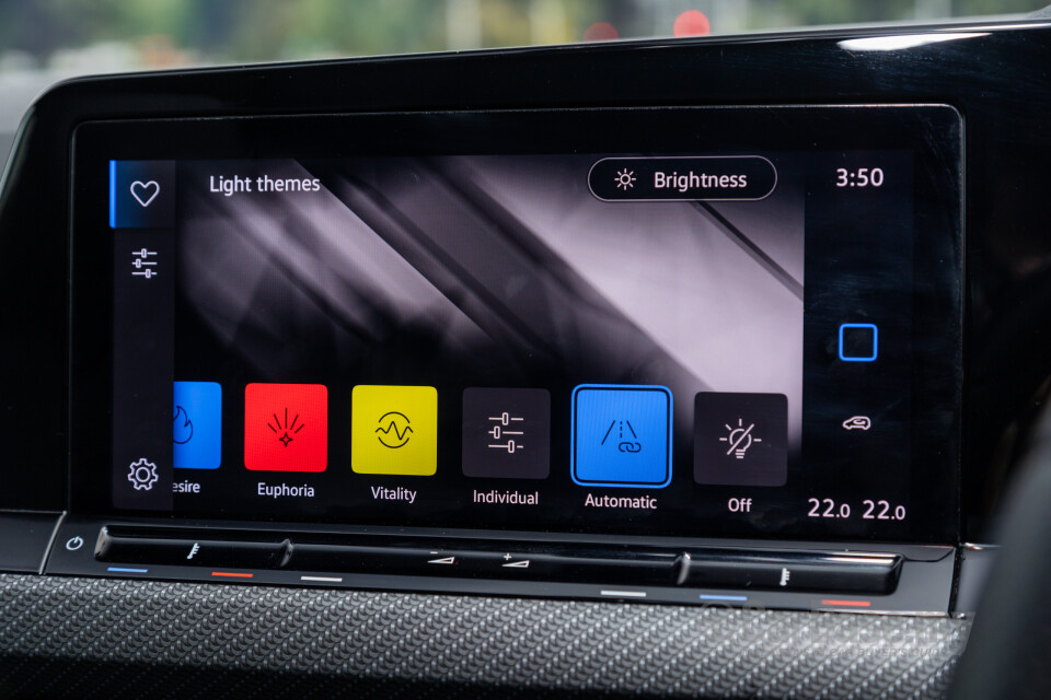 Volkswagen Golf Mk8 (2021) Interior