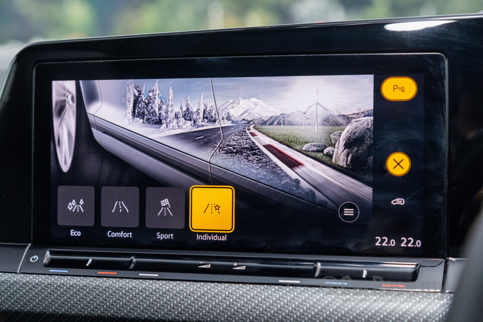 Volkswagen Golf Mk8 (2021) Interior
