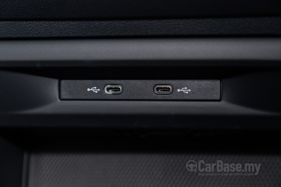 Volkswagen Golf Mk8 (2021) Interior