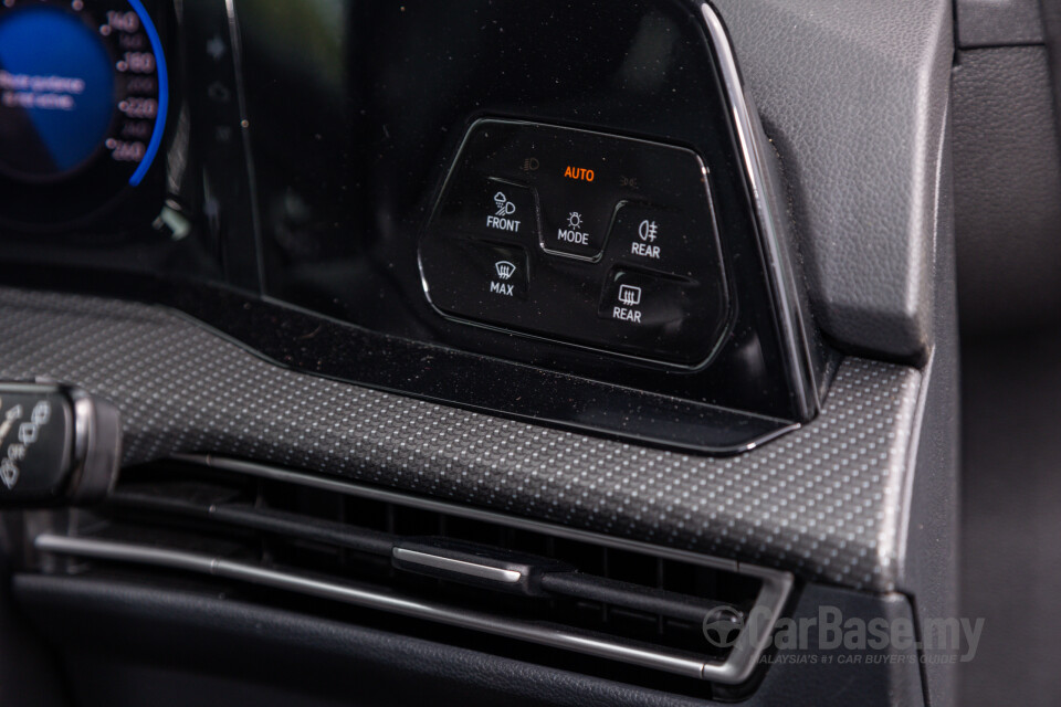 Volkswagen Golf Mk8 (2021) Interior