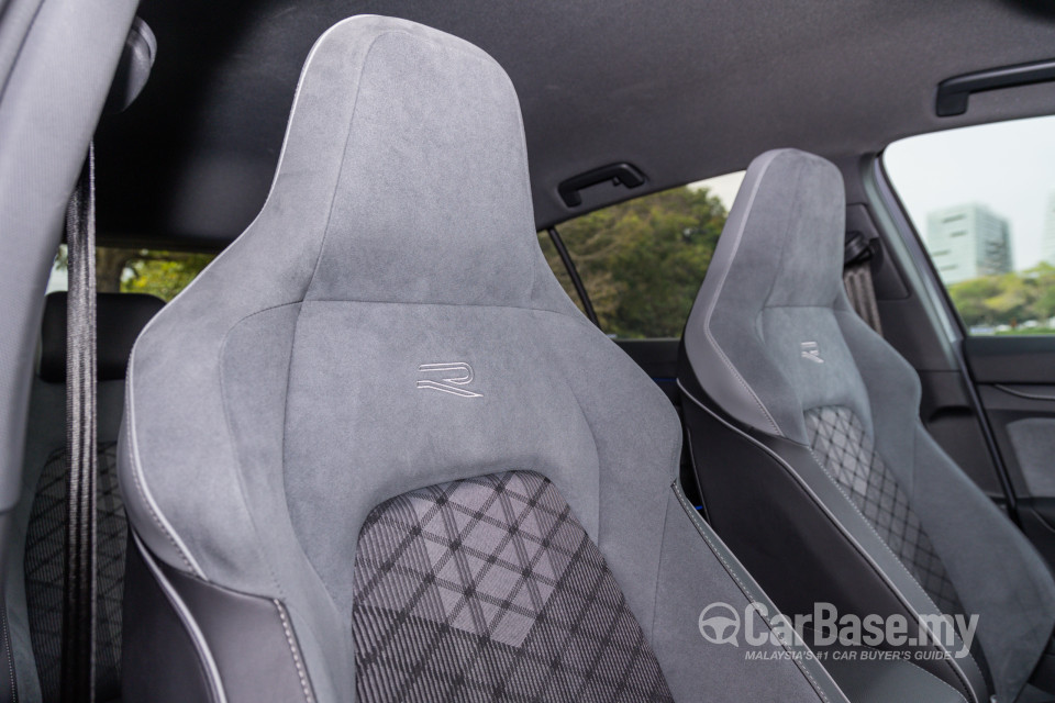 Volkswagen Golf Mk8 (2021) Interior
