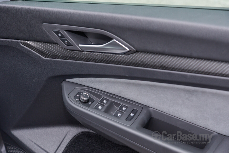 Volkswagen Golf Mk8 (2021) Interior