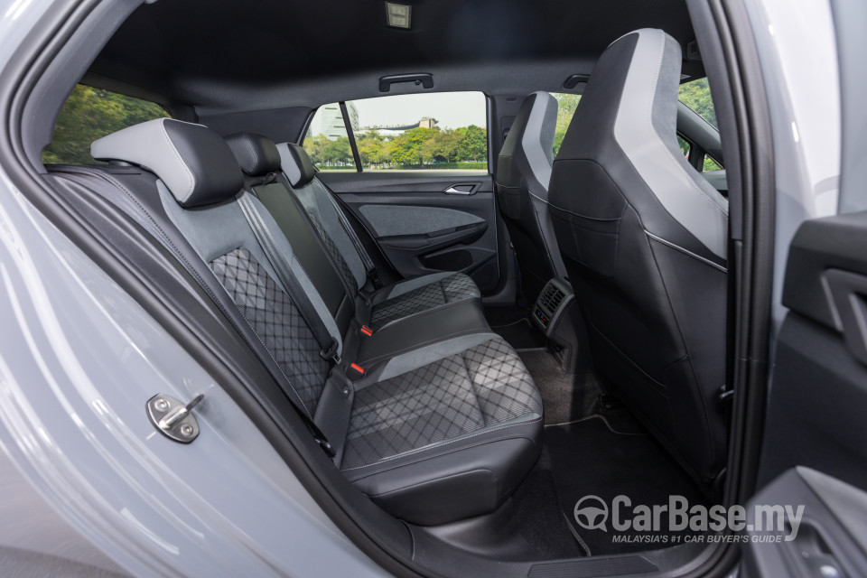 Volkswagen Golf Mk8 (2021) Interior