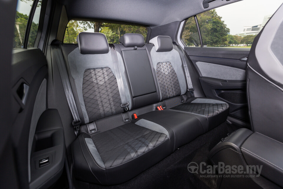 Volkswagen Golf Mk8 (2021) Interior