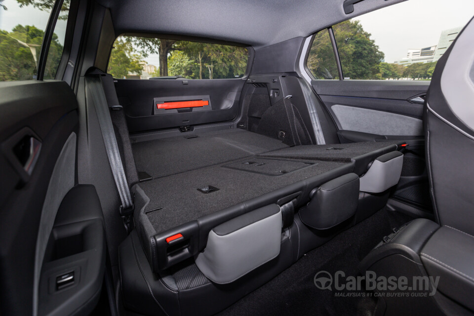 Volkswagen Golf Mk8 (2021) Interior