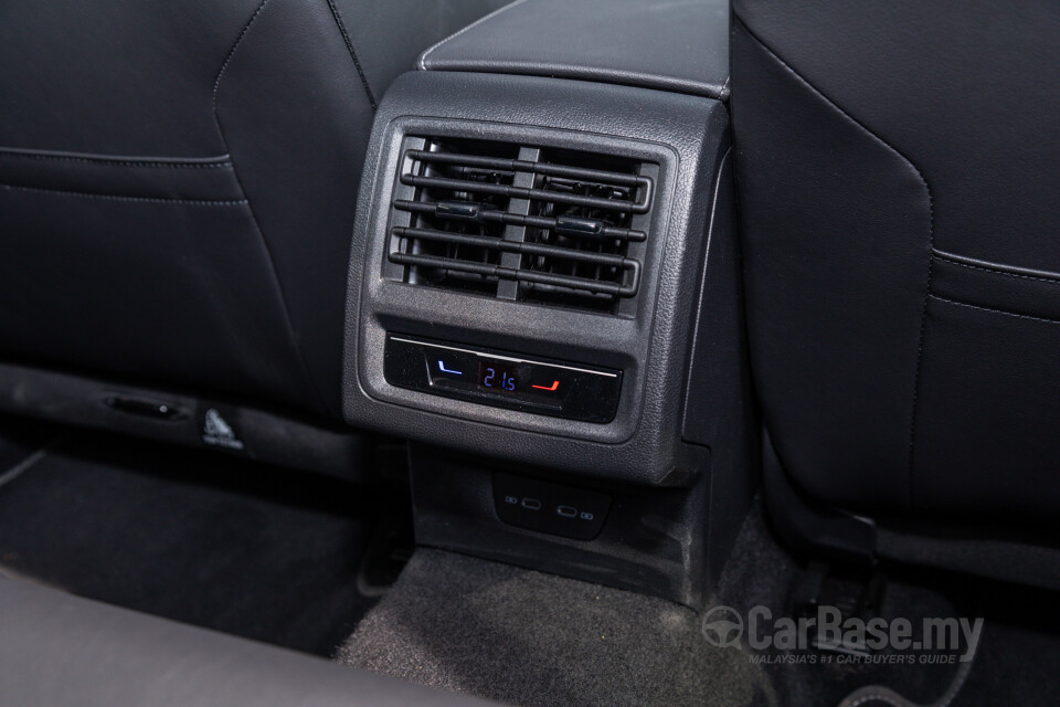 Volkswagen Golf Mk8 (2021) Interior
