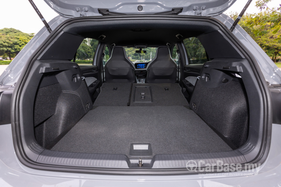 Volkswagen Golf Mk8 (2021) Interior