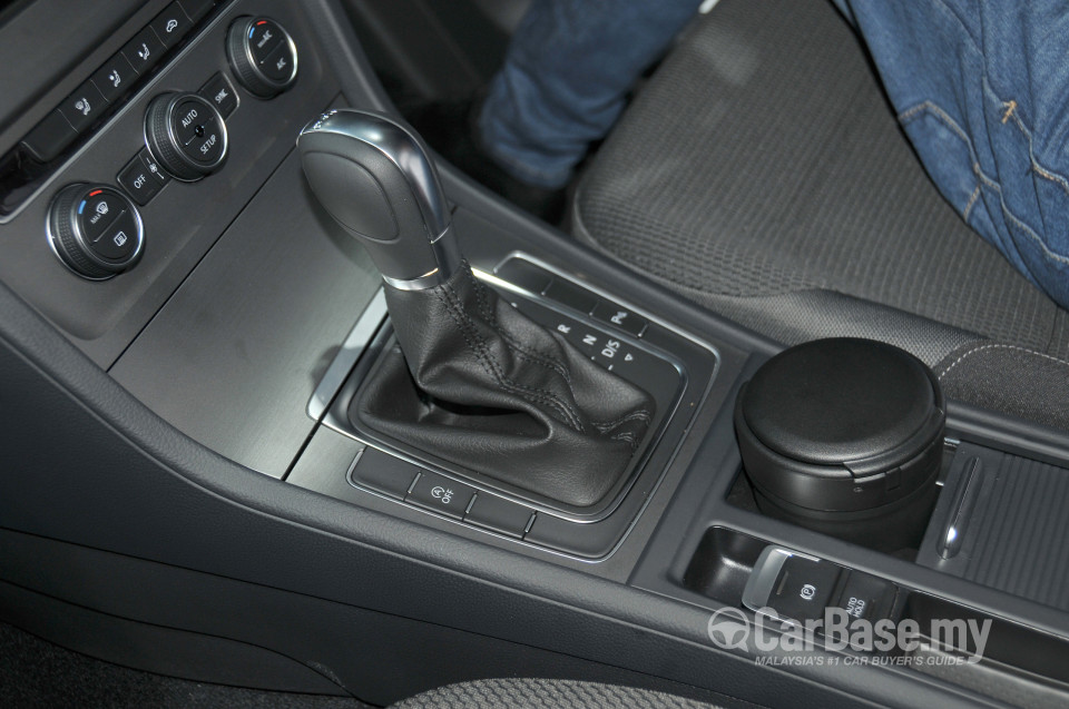 Volkswagen Golf Mk7 (2013) Interior