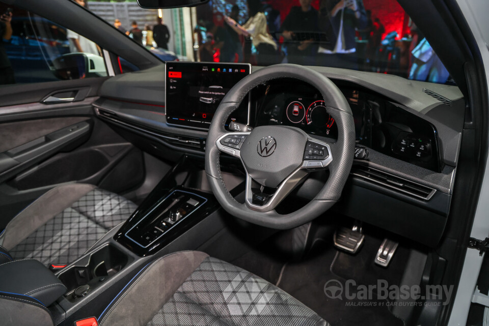 Volkswagen Golf Mk8.5 (2025) Interior