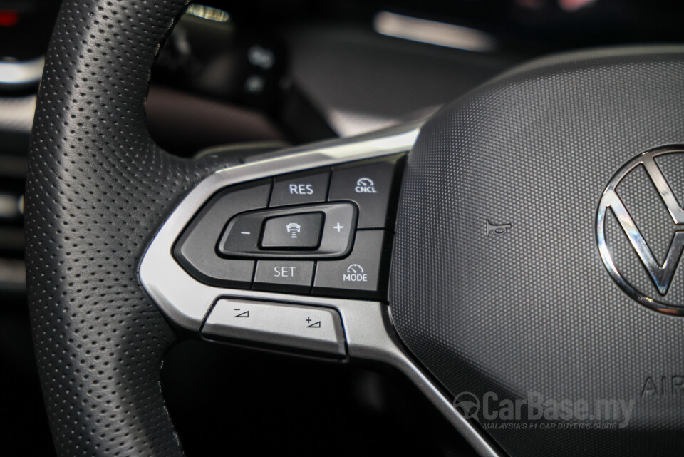 Volkswagen Golf Mk8.5 (2025) Interior