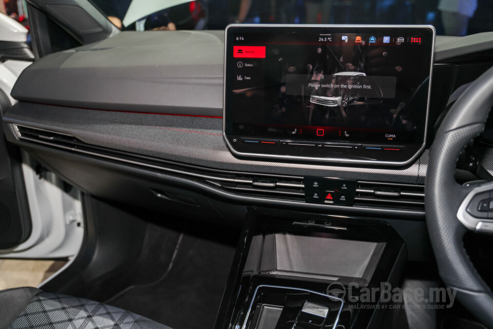 Volkswagen Golf Mk8.5 (2025) Interior