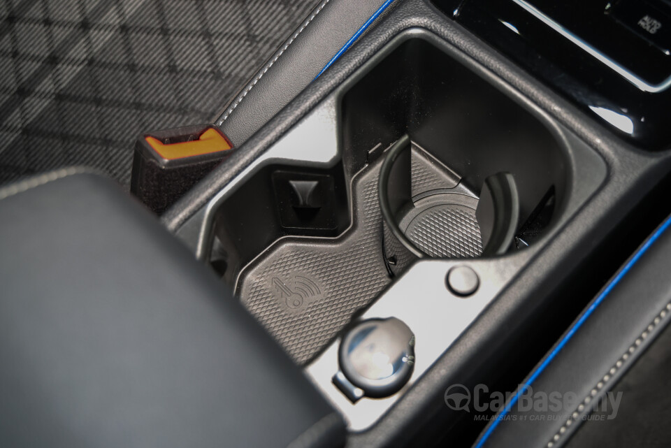 Volkswagen Golf Mk8.5 (2025) Interior