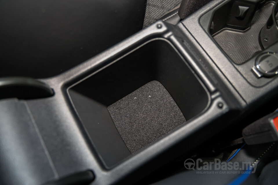 Volkswagen Golf Mk8.5 (2025) Interior