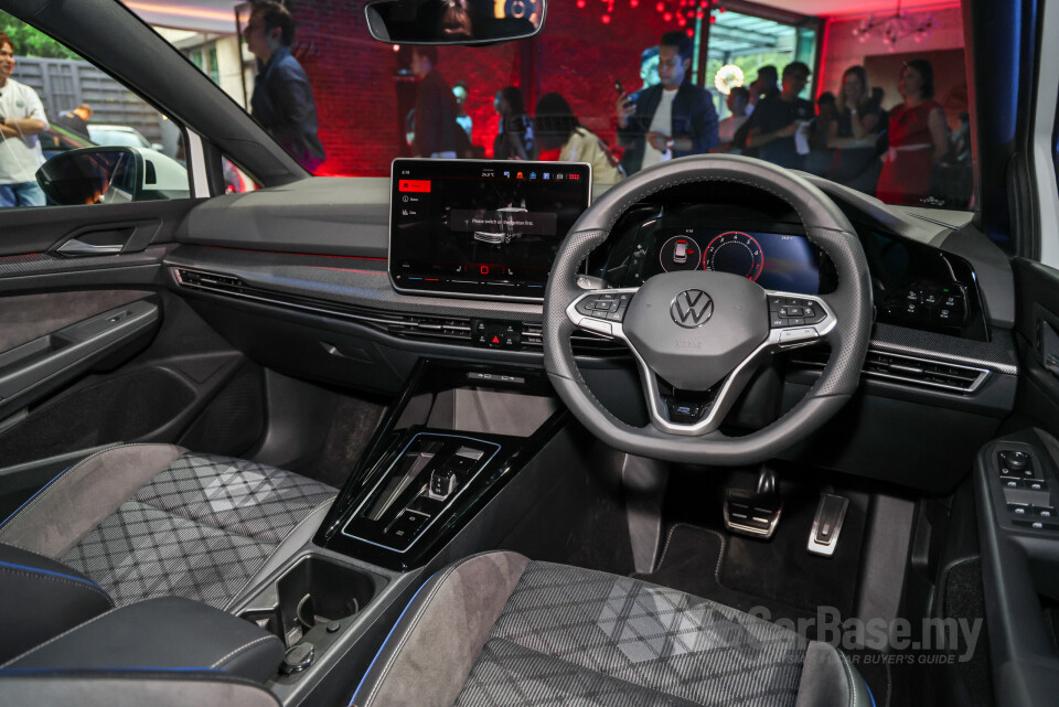 Volkswagen Golf Mk8.5 (2025) Interior