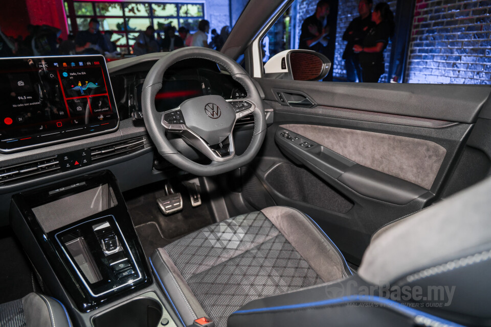 Volkswagen Golf Mk8.5 (2025) Interior