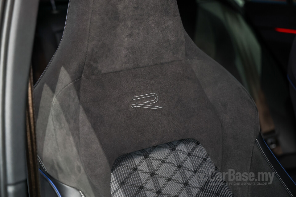Volkswagen Golf Mk8.5 (2025) Interior