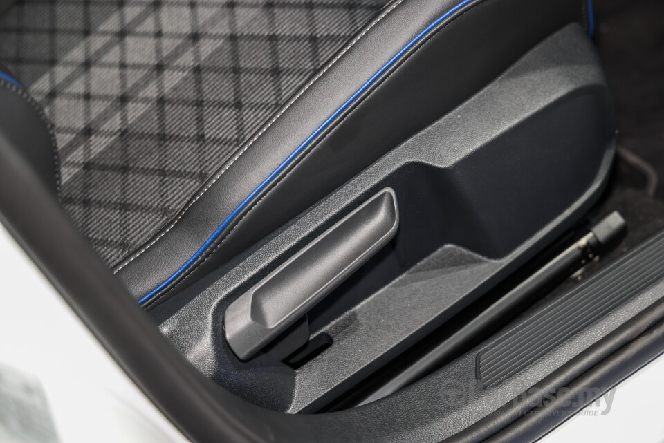 Volkswagen Golf Mk8.5 (2025) Interior