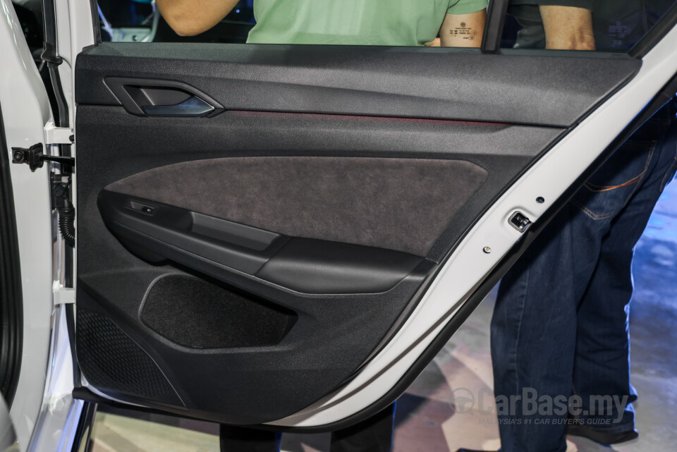 Volkswagen Golf Mk8.5 (2025) Interior