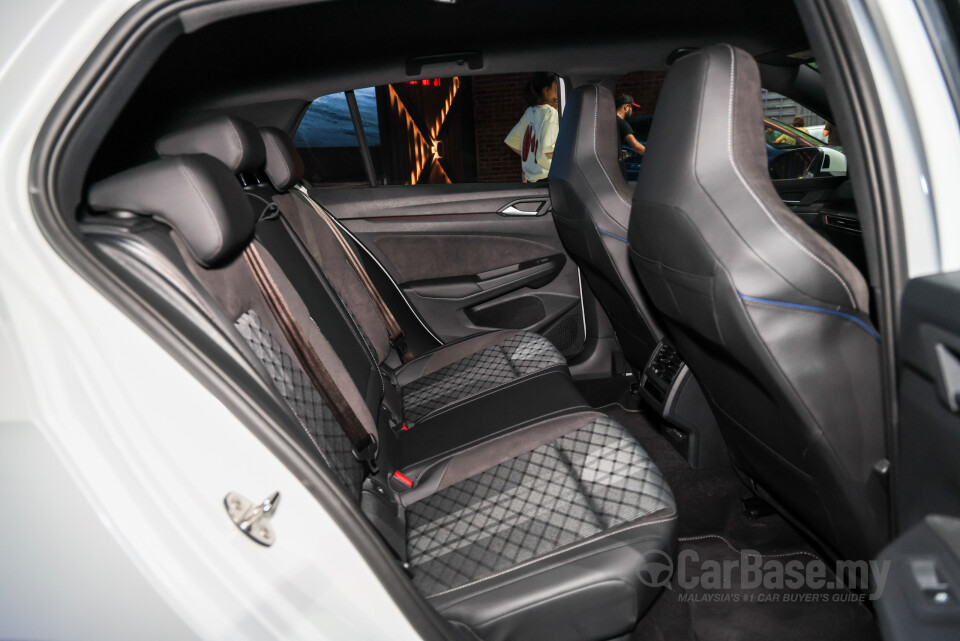 Volkswagen Golf Mk8.5 (2025) Interior