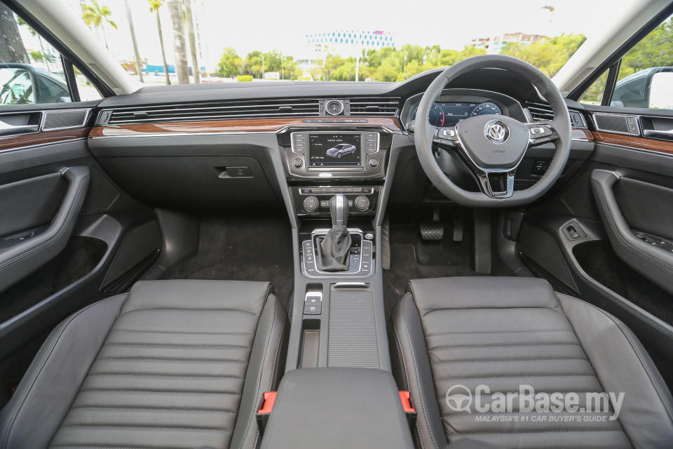 Volkswagen Passat B8 (2016) Interior
