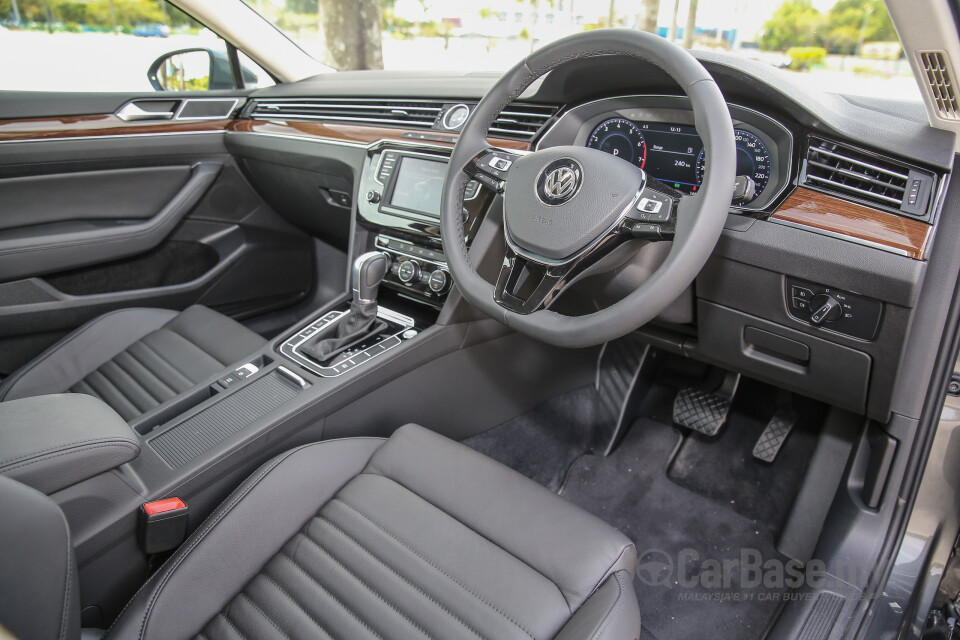 BMW i4 G26 (2022) Interior