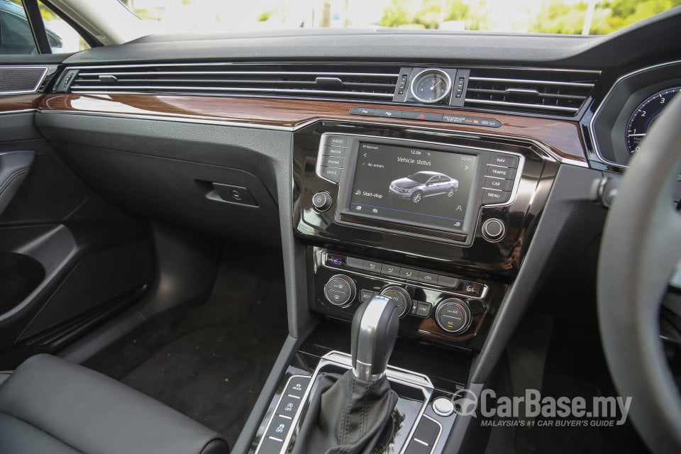 Volkswagen Passat B8 (2016) Interior