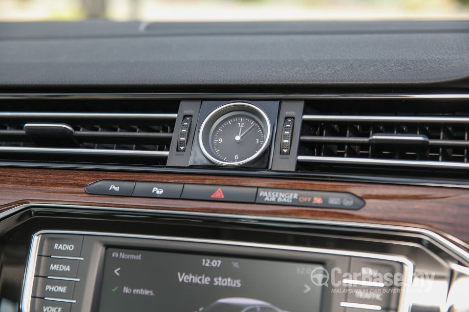 Volkswagen Passat B8 (2016) Interior