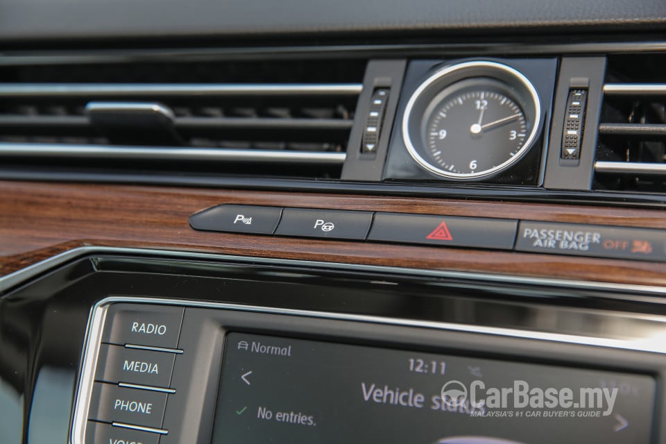 Volkswagen Passat B8 (2016) Interior