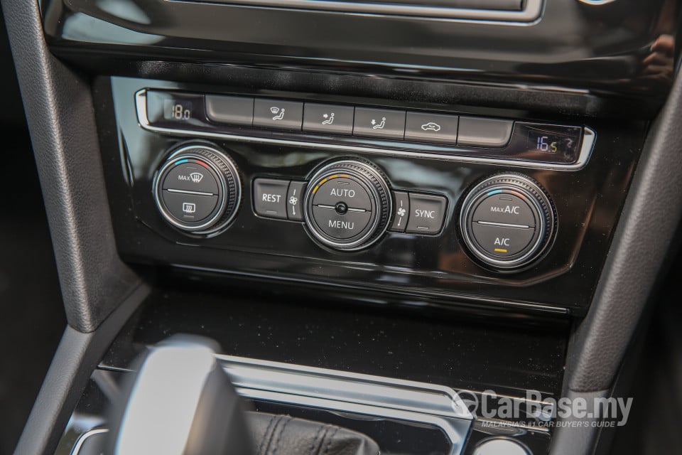 Volkswagen Passat B8 (2016) Interior