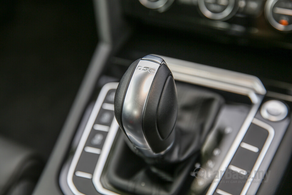 Mazda MX-5 ND (2015) Interior