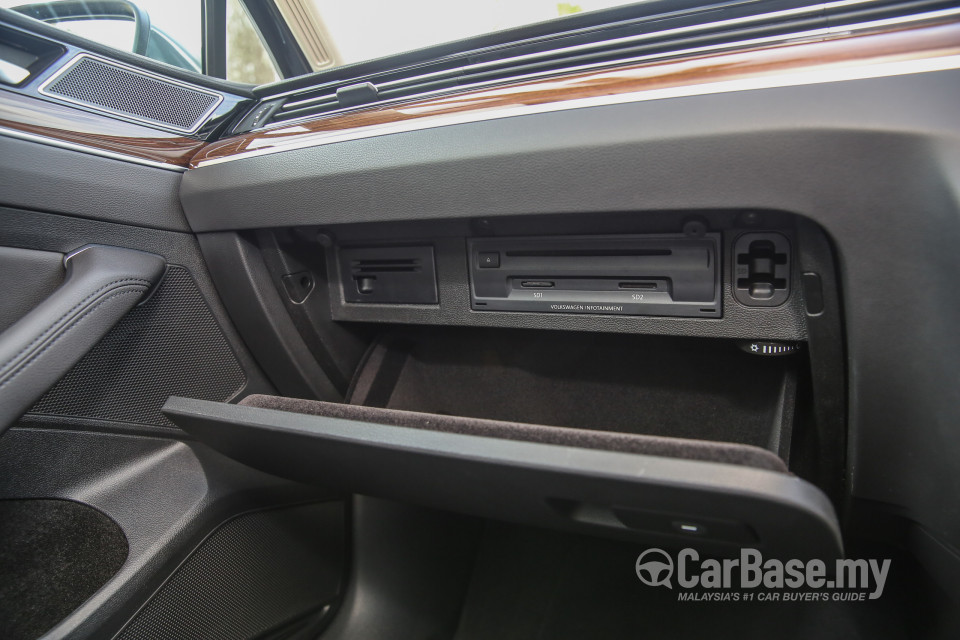 Volkswagen Passat B8 (2016) Interior