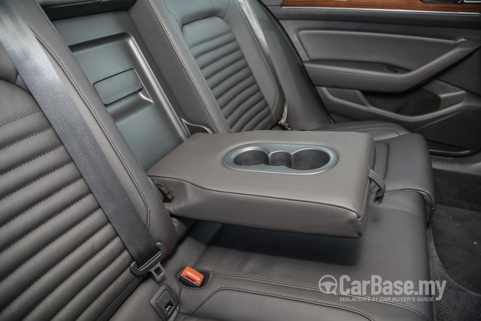 Volkswagen Passat B8 (2016) Interior