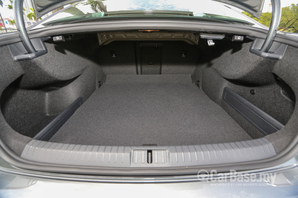 Volkswagen Passat B8 (2016) Interior