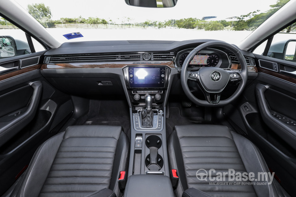 Volkswagen Passat B8 (2016) Interior