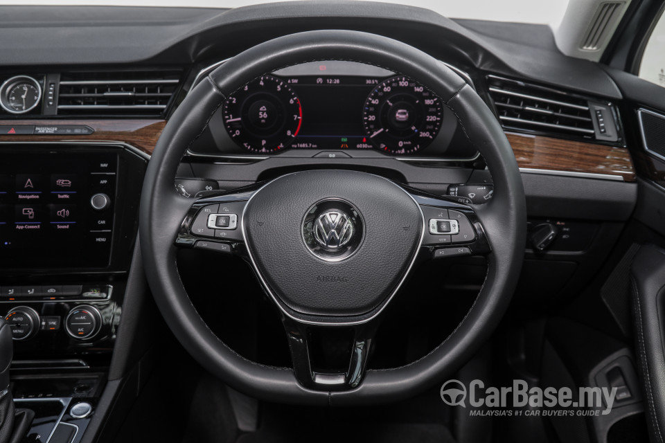 Volkswagen Passat B8 (2016) Interior
