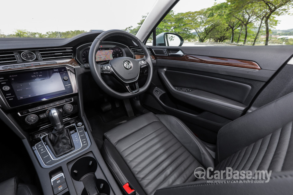 Volkswagen Passat B8 (2016) Interior