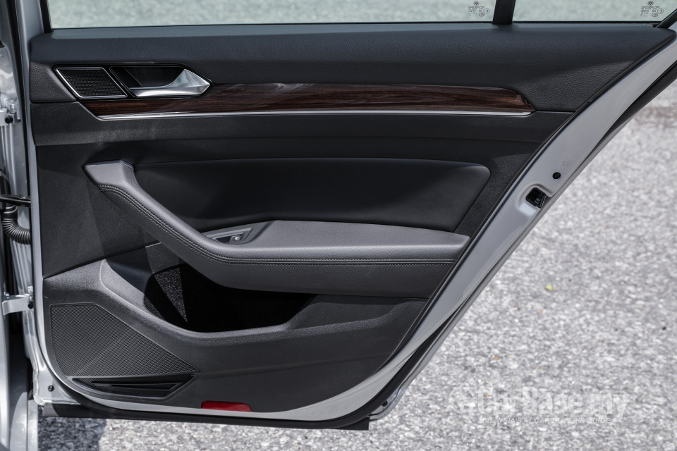 Volkswagen Passat B8 (2016) Interior