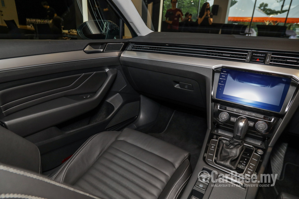 Volkswagen Passat B8.5 (2020) Interior