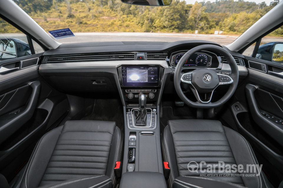 Volkswagen Passat B8.5 (2020) Interior