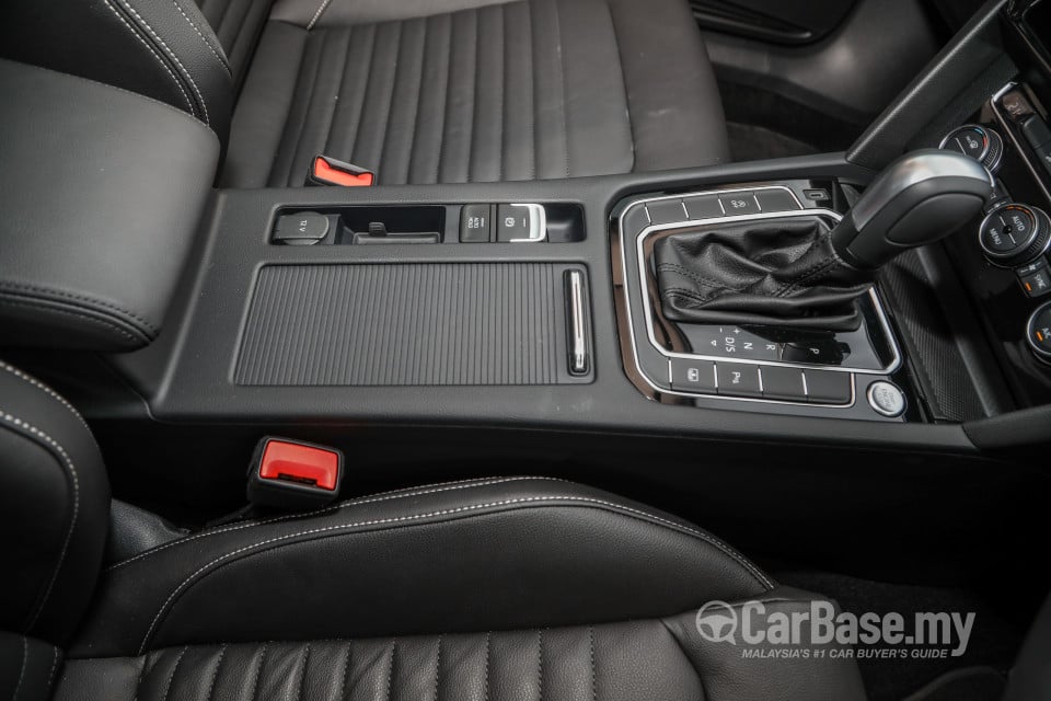 Volkswagen Passat B8.5 (2020) Interior
