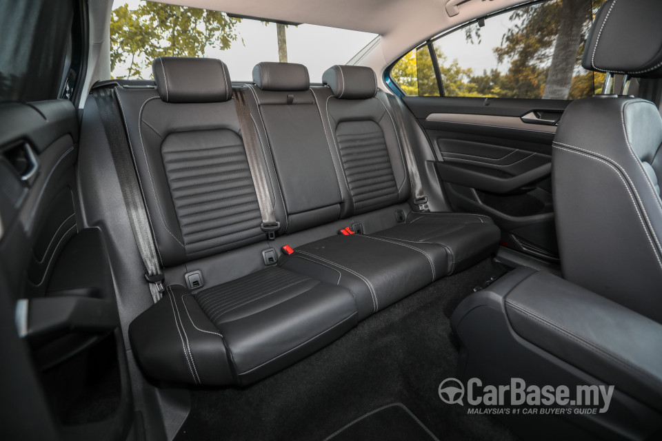 Volkswagen Passat B8.5 (2020) Interior