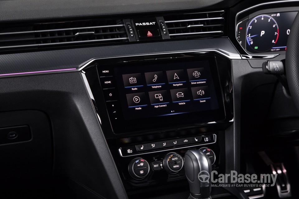 Volkswagen Passat B8.5 (2020) Interior